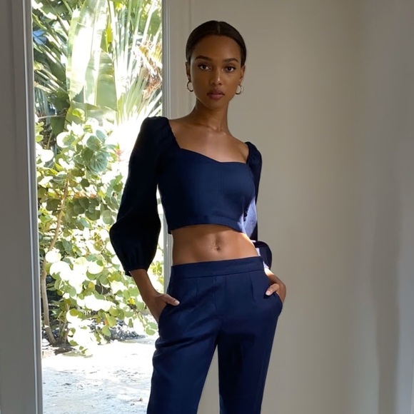 Aritzia Babaton GREEN Hadwyn Puff Sleeve Crop Sweetheart Neckline Linen Blouse - Picture 2 of 6